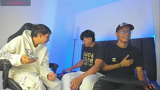 Snapshot of StellayDrake chatting on February 23, 2:17 pm StellayDrake online show from February 23, 2:17 pm