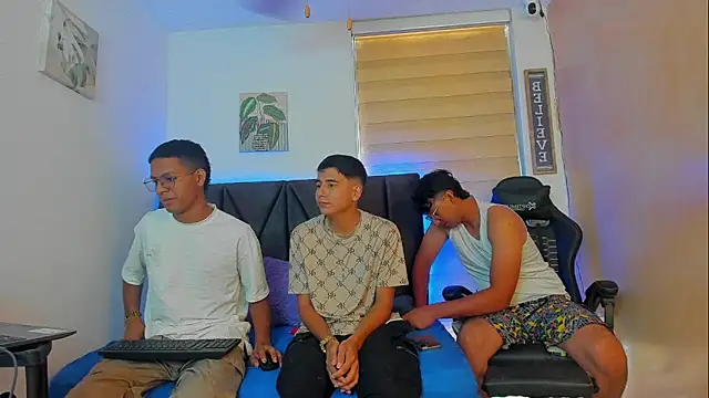 Snapshot of StellayDrake chatting on February 26, 1:33 pm StellayDrake online show from February 26, 1:33 pm