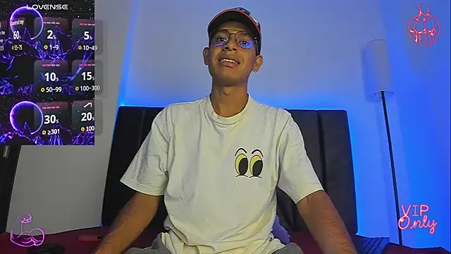 Snapshot of StellayDrake chatting on February 12, 2:06 pm StellayDrake online show from February 12, 2:06 pm