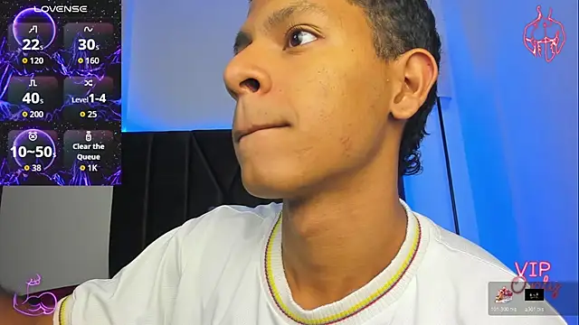 Snapshot of StellayDrake chatting on February 13, 1:11 pm StellayDrake online show from February 13, 1:11 pm