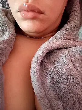 kamilia sexyy online show from April 9, 9:48 am