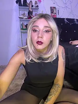 Isabelle Sara online show from June 7, 8:14 pm