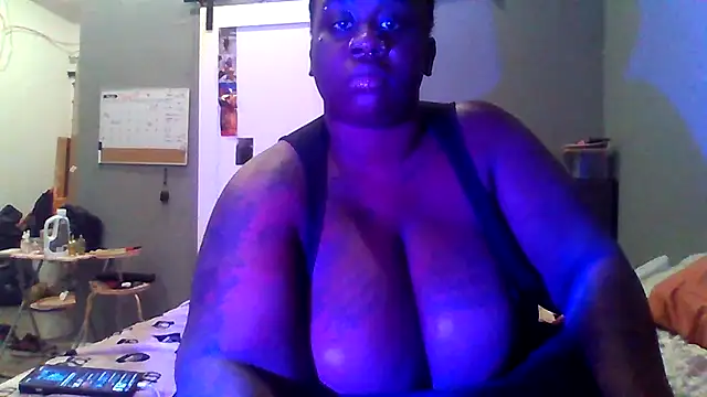 Snapshot of KatBarbie chatting on June 27, 6:19 am KatBarbie online show from June 27, 6:19 am