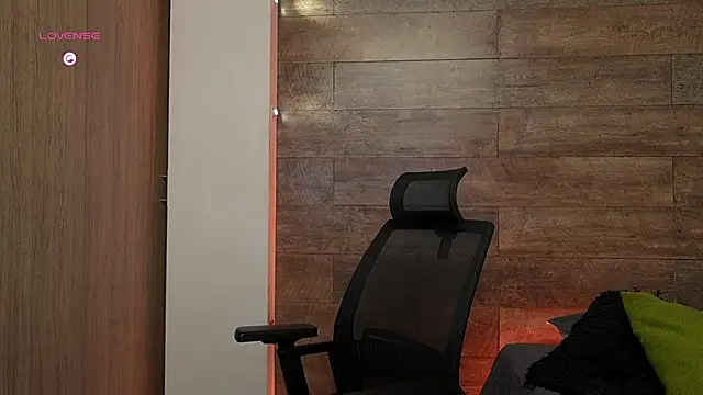 connor h1 online show from April 4, 5:25 am