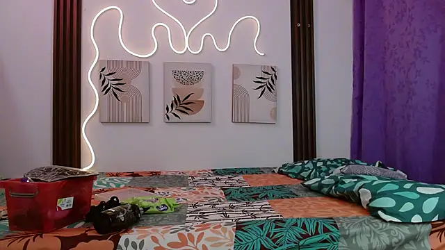 Snapshot of Miss_Merrie chatting on February 18, 9:28 am Miss Merrie online show from February 18, 9:28 am