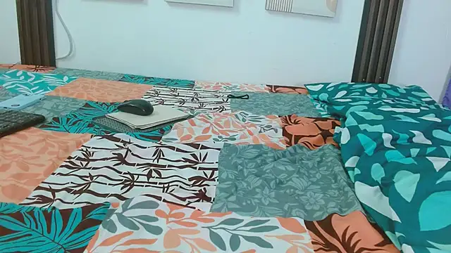 Snapshot of Miss_Merrie chatting on February 14, 9:31 am Miss Merrie online show from February 14, 9:31 am