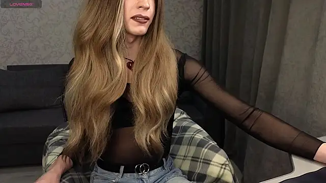 Anna inHear online show from April 10, 4:14 pm