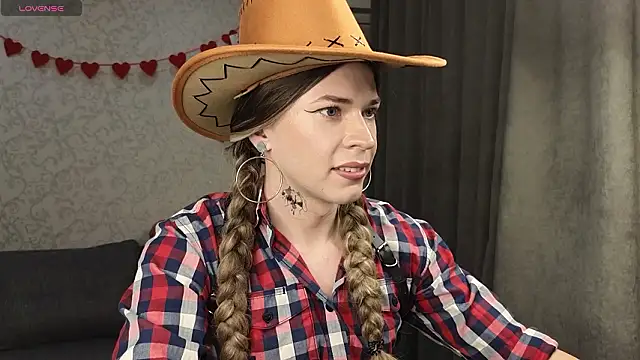 Anna inHear online show from February 16, 4:38 pm