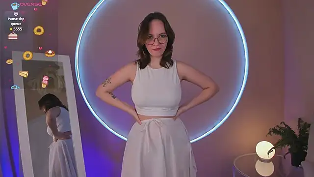 Crystal lovley online show from March 4, 9:44 pm