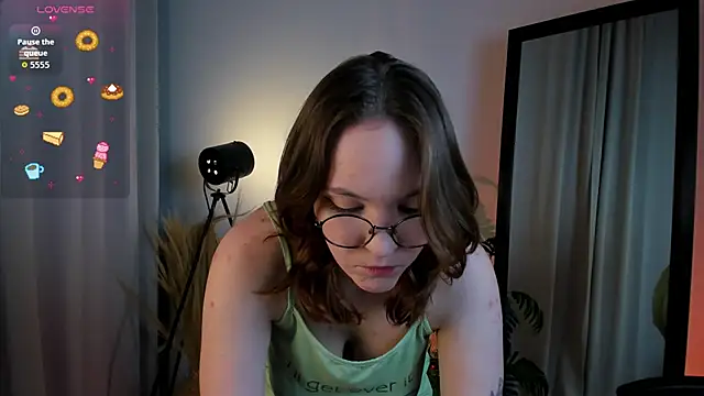 Crystal lovley online show from March 31, 10:12 pm