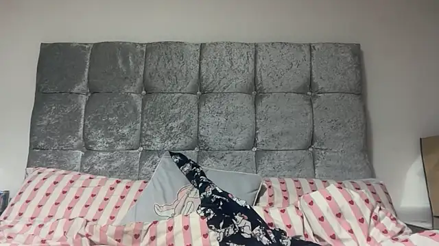 kirstiex online show from February 11, 11:15 pm