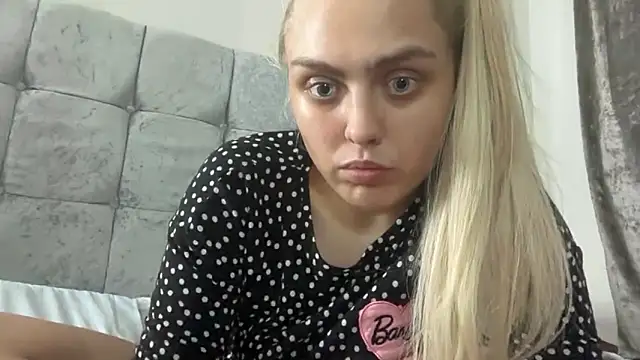 kirstiex online show from February 3, 3:04 am