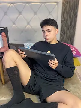 Samu Hott online show from March 7, 8:14 pm