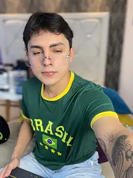 Samu Hott online show from April 6, 8:21 pm