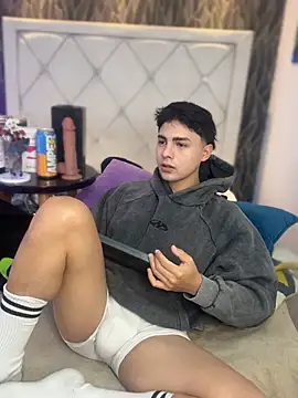 Samu Hott online show from March 26, 8:18 pm