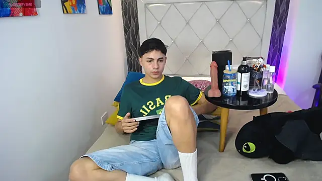 Samu Hott online show from March 24, 8:20 pm