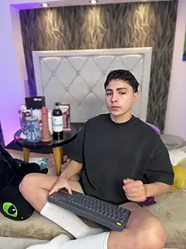 Samu Hott online show from February 9, 8:29 pm