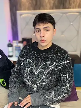 Samu Hott online show from April 13, 8:13 pm