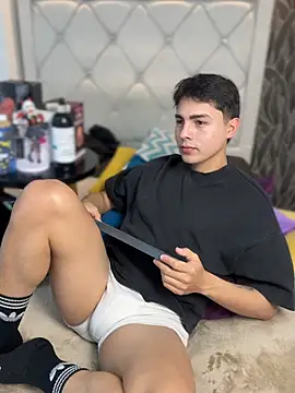 Samu Hott online show from March 5, 8:38 pm