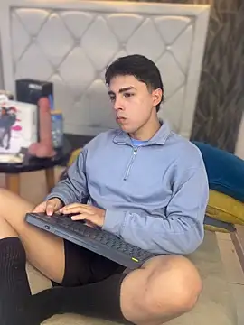 Samu Hott online show from March 4, 8:27 pm