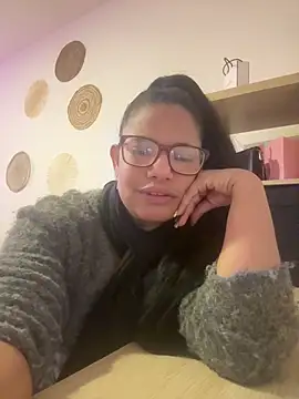 MelOnlyOf online show from February 12, 12:38 pm