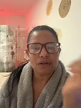 MelOnlyOf online show from February 9, 5:11 pm