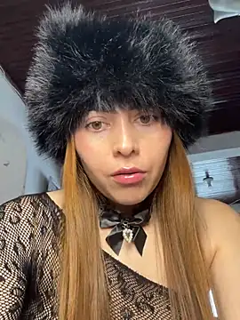 Snapshot of lilasun17 chatting on April 19, 3:35 pm lilasun17 online show from April 19, 3:35 pm