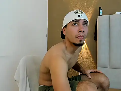 Noah Smith01 online show from March 2, 1:39 am