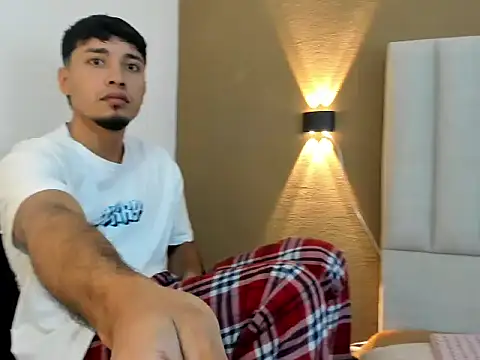 Noah Smith01 online show from February 22, 12:46 am