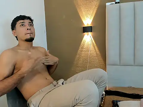 Noah Smith01 online show from February 26, 11:49 pm