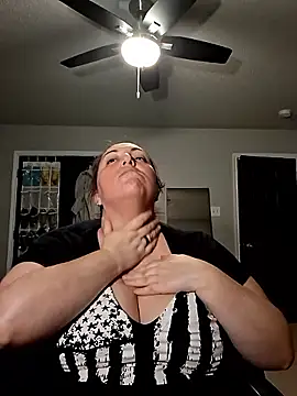 RavenOnyx online show from February 9, 6:00 am