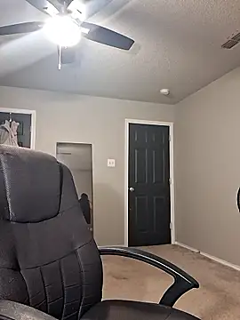 RavenOnyx online show from February 10, 6:45 am