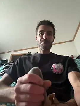 Snapshot of tommattsonn chatting on June 25, 8:47 pm tommattsonn online show from June 25, 8:47 pm