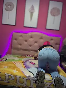 Snapshot of Karolaiin_LS chatting on February 21, 7:27 pm Karolaiin LS online show from February 21, 7:27 pm