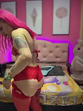 Snapshot of Karolaiin_LS chatting on February 25, 9:47 pm Karolaiin LS online show from February 25, 9:47 pm