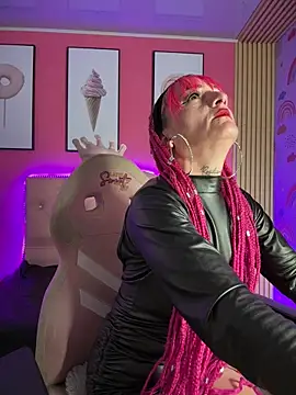 Snapshot of Karolaiin_LS chatting on February 3, 8:25 pm Karolaiin LS online show from February 3, 8:25 pm