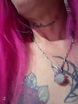 Snapshot of Karolaiin_LS chatting on February 18, 7:32 pm Karolaiin LS online show from February 18, 7:32 pm