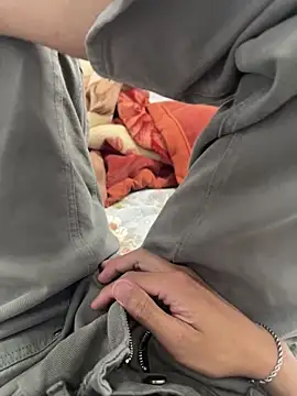 Snapshot of gold221298 chatting on February 17, 12:24 pm gold221298 online show from February 17, 12:24 pm