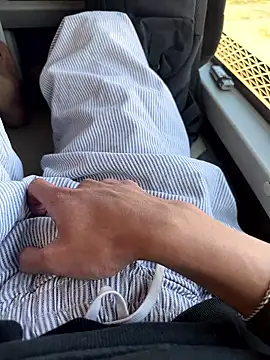 Snapshot of gold221298 chatting on February 23, 2:02 am gold221298 online show from February 23, 2:02 am