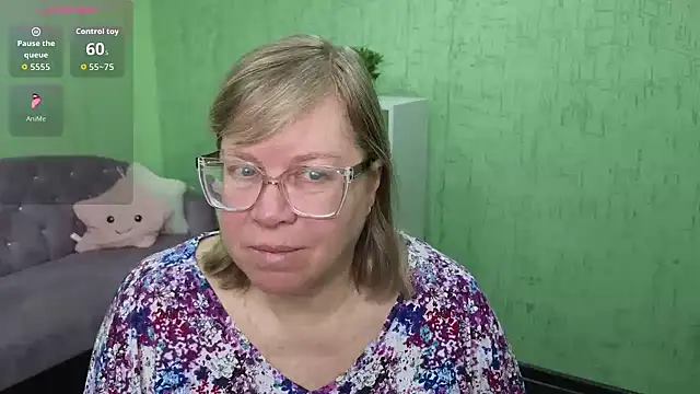 Snapshot of Emma_Eclipsee chatting on February 5, 9:16 am Emma Eclipsee online show from February 5, 9:16 am