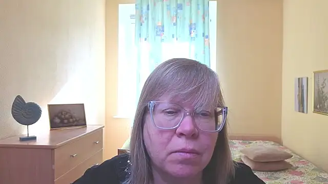 Snapshot of Emma_Eclipsee chatting on March 8, 10:51 am Emma Eclipsee online show from March 8, 10:51 am
