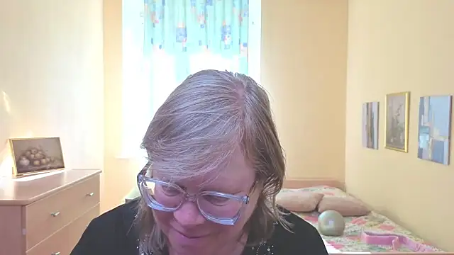 Snapshot of Emma_Eclipsee chatting on March 15, 11:06 am Emma Eclipsee online show from March 15, 11:06 am