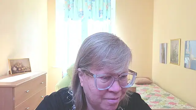Snapshot of Emma_Eclipsee chatting on March 14, 11:27 am Emma Eclipsee online show from March 14, 11:27 am