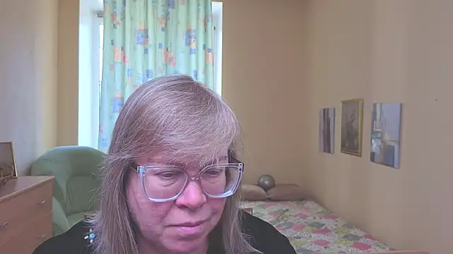 Snapshot of Emma_Eclipsee chatting on March 25, 6:57 am Emma Eclipsee online show from March 25, 6:57 am