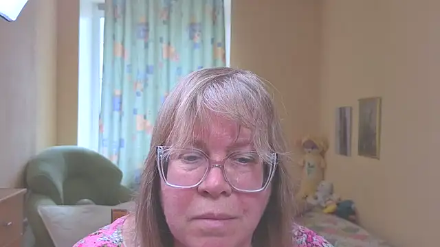 Snapshot of Emma_Eclipsee chatting on May 17, 11:32 am Emma Eclipsee online show from May 17, 11:32 am