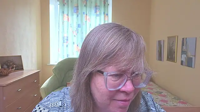 Snapshot of Emma_Eclipsee chatting on March 18, 11:46 am Emma Eclipsee online show from March 18, 11:46 am