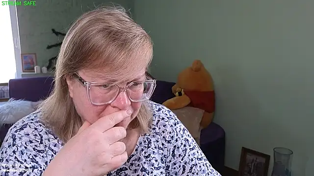 Snapshot of Emma_Eclipsee chatting on July 21, 11:33 am Emma Eclipsee online show from July 21, 11:33 am