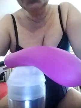 Snapshot of oxavector chatting on February 13, 8:47 am oxavector online show from February 13, 8:47 am