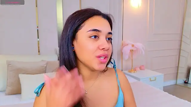 Snapshot of Luna_Cortier chatting on March 3, 5:36 am Luna Cortier online show from March 3, 5:36 am