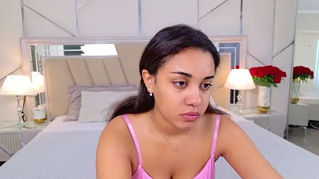 Snapshot of Luna_Cortier chatting on June 22, 5:15 am Luna Cortier online show from June 22, 5:15 am